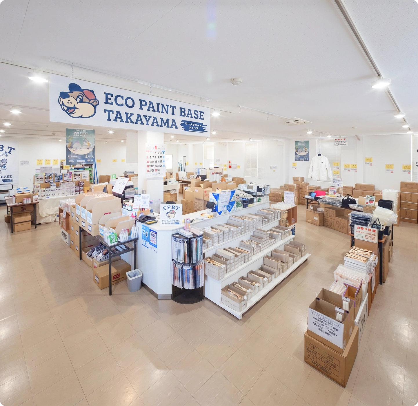 店舗での塗料販売の様子